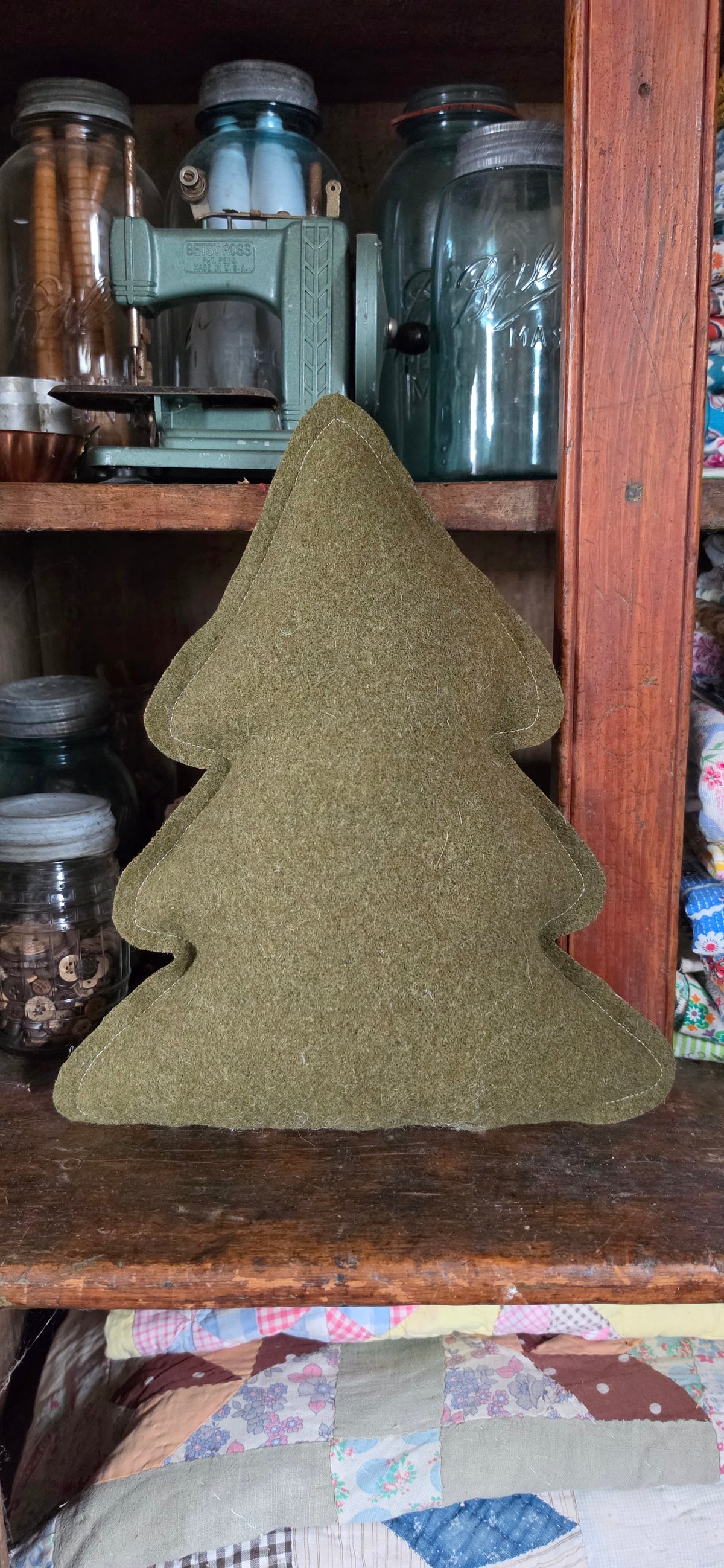 Vintage Quilt Christmas Tree