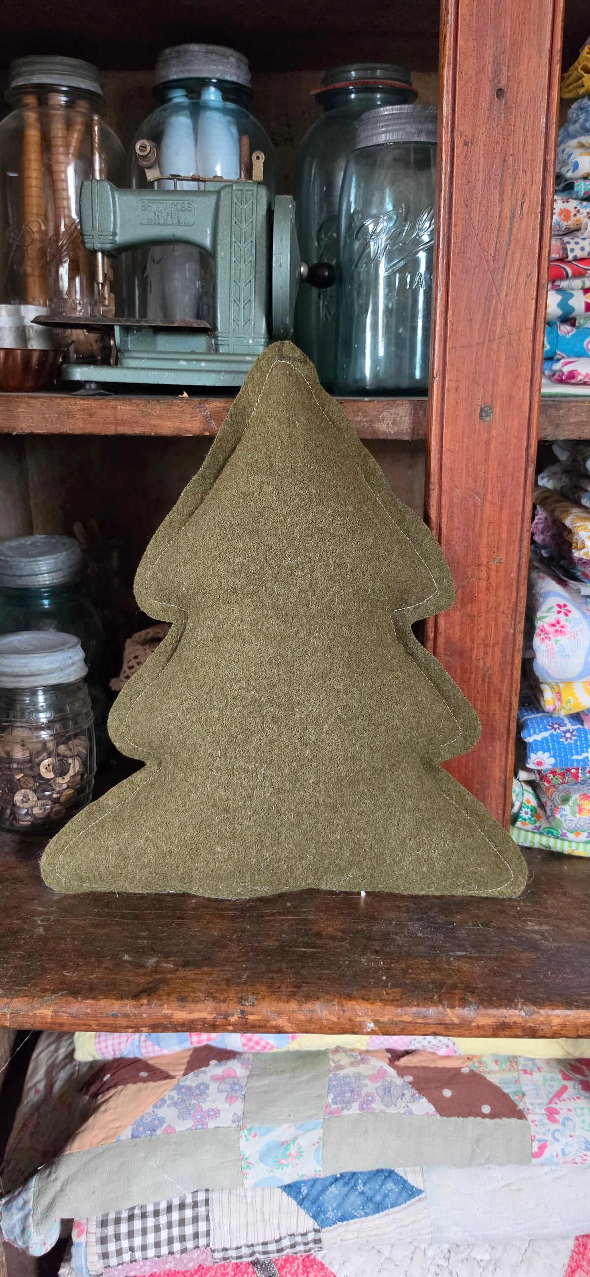 Vintage Quilt Christmas Tree