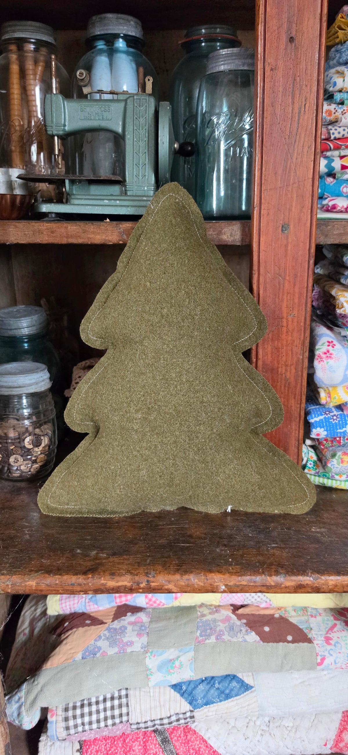 Vintage Quilt Christmas Tree