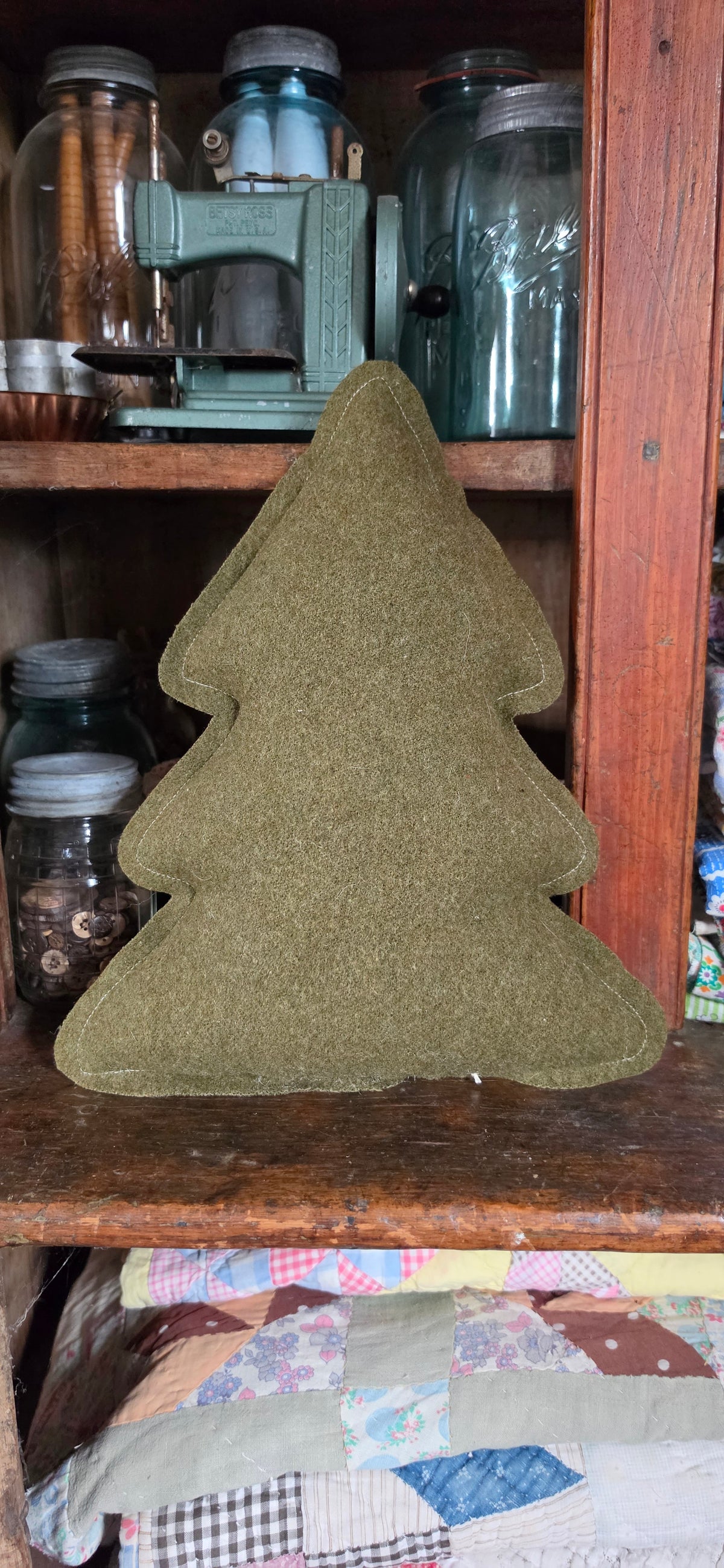 Vintage Quilt Christmas Tree