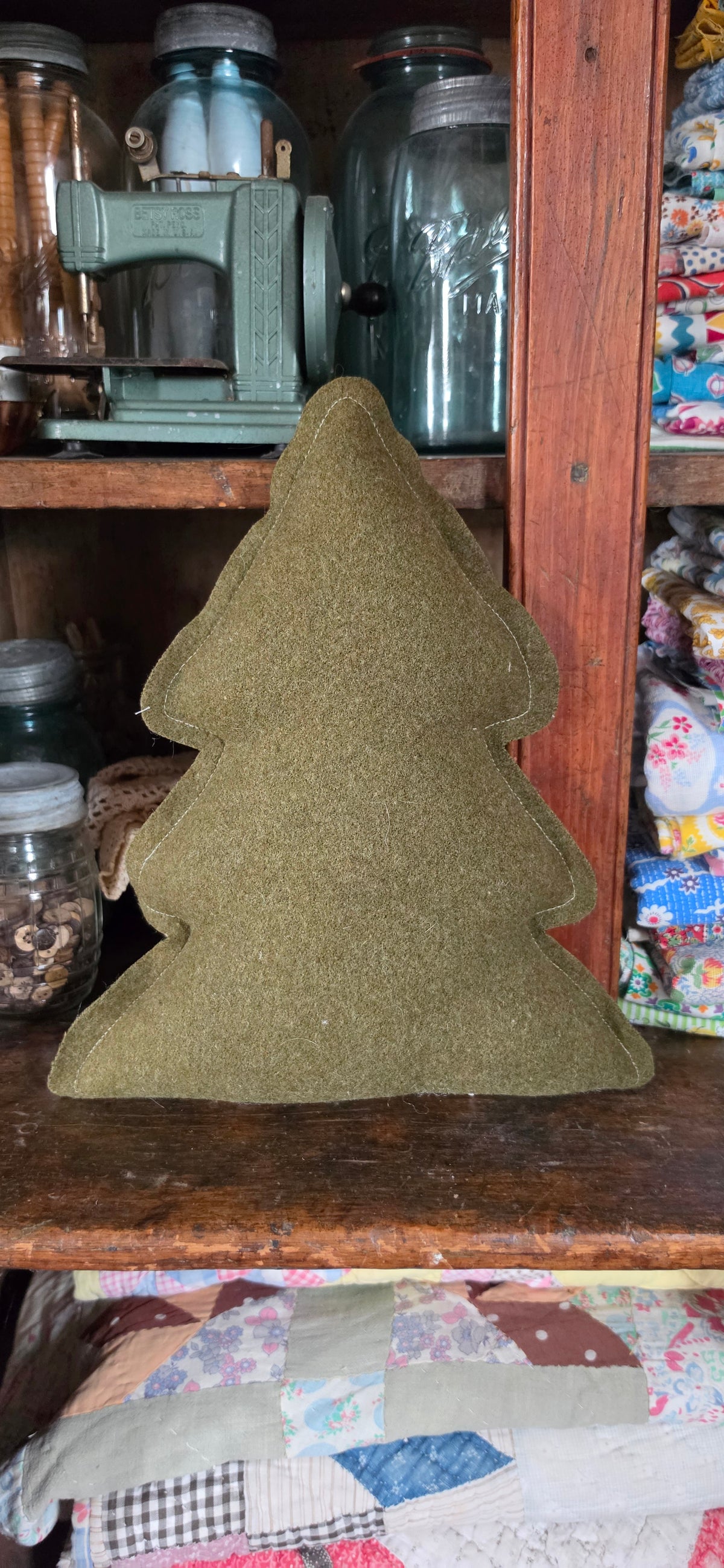 Vintage Quilt Christmas Tree