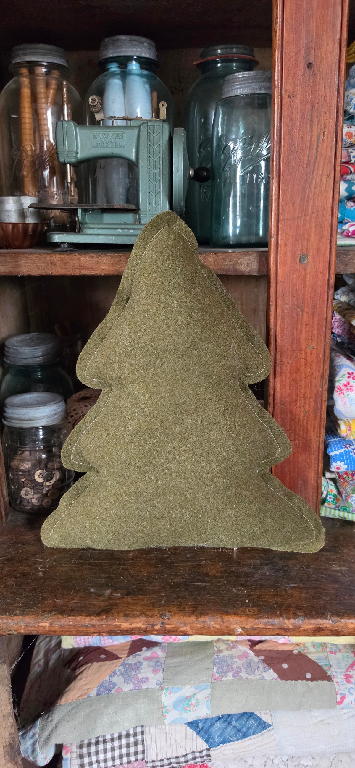 Vintage Quilt Christmas Tree