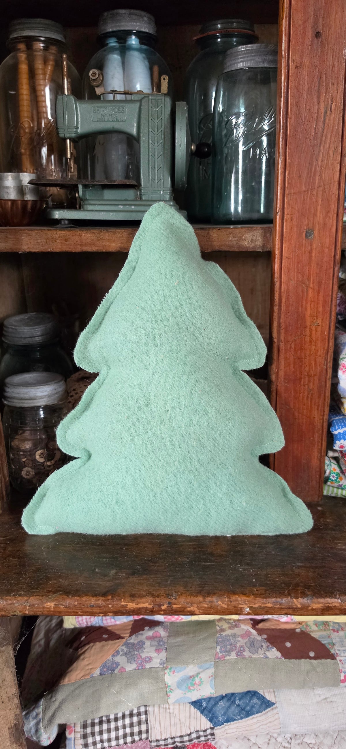 Vintage Quilt Christmas Tree