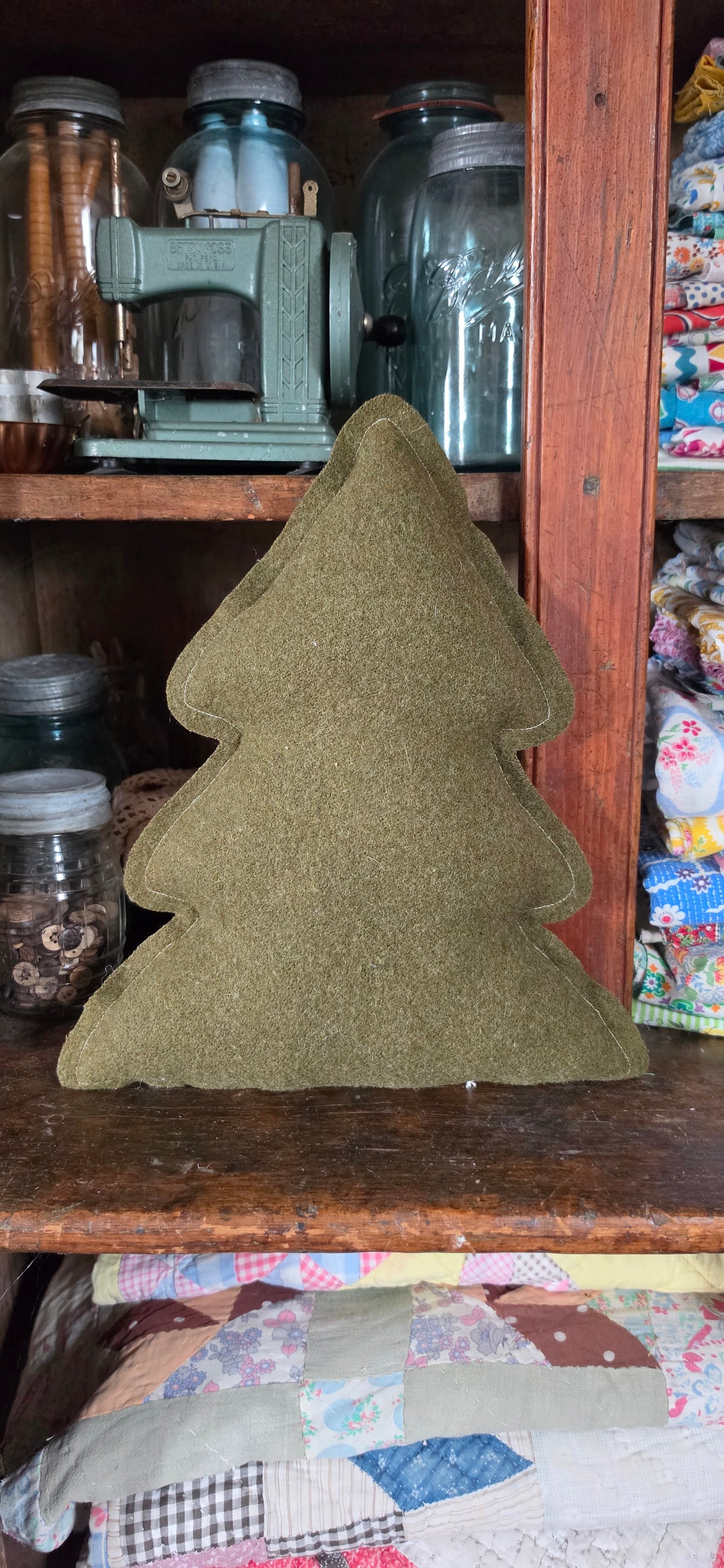 Vintage Quilt Christmas Tree