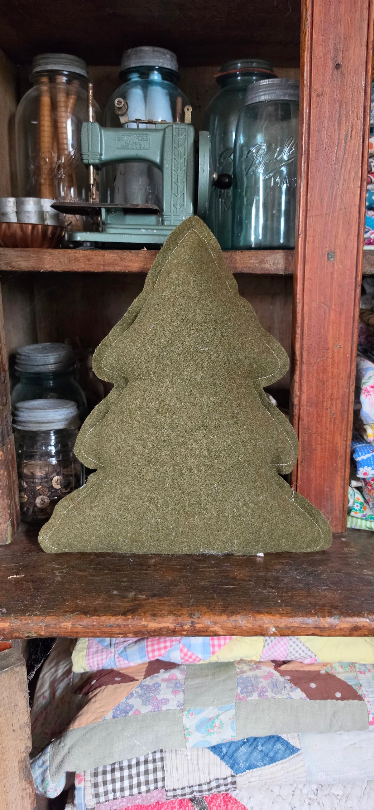 Vintage Quilt Christmas Tree