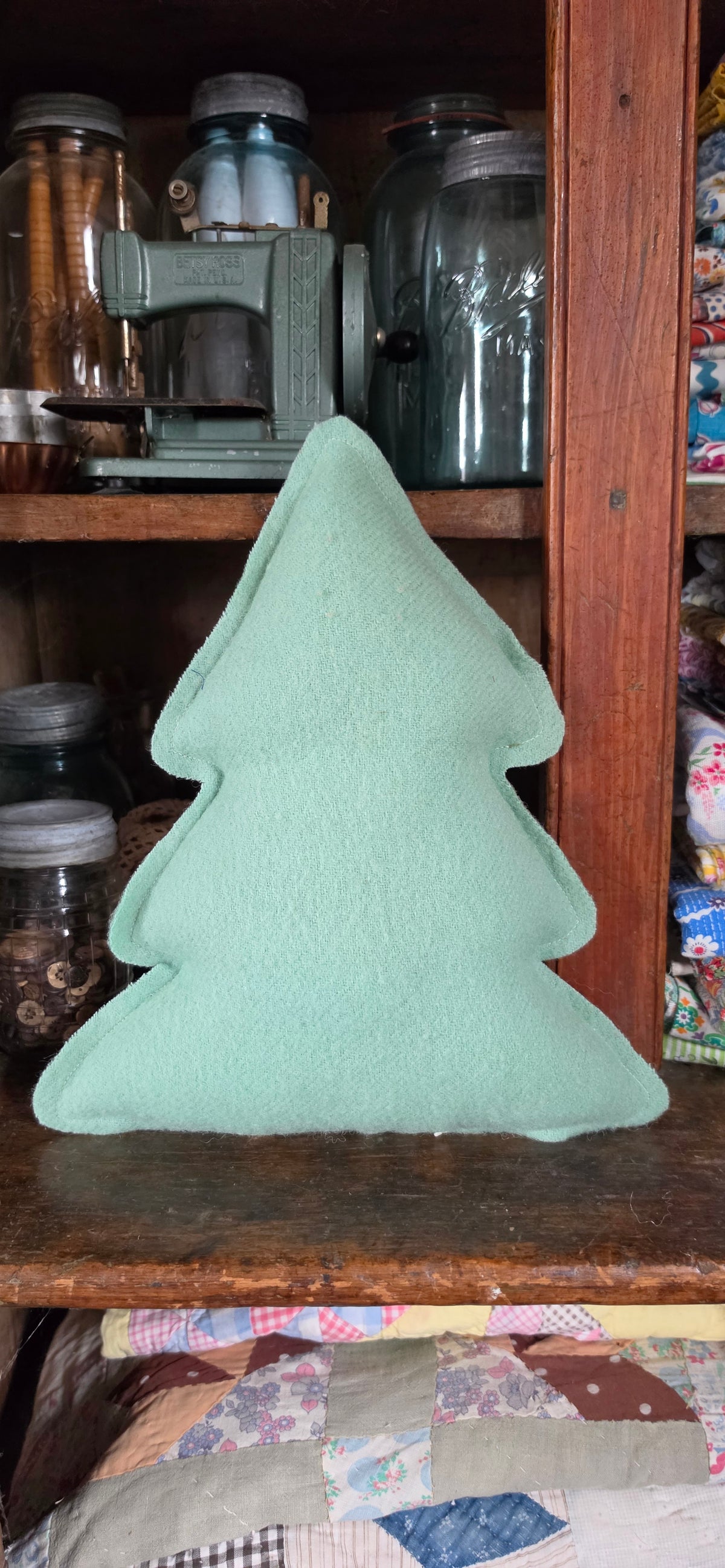 Vintage Quilt Christmas Tree