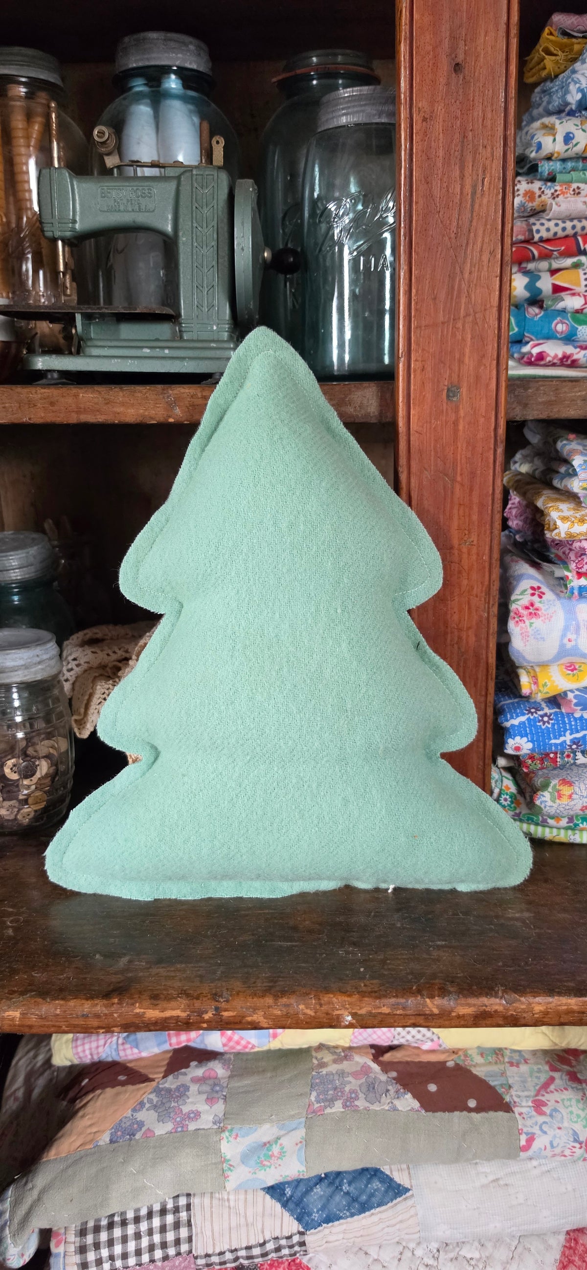 Vintage Quilt Christmas Tree
