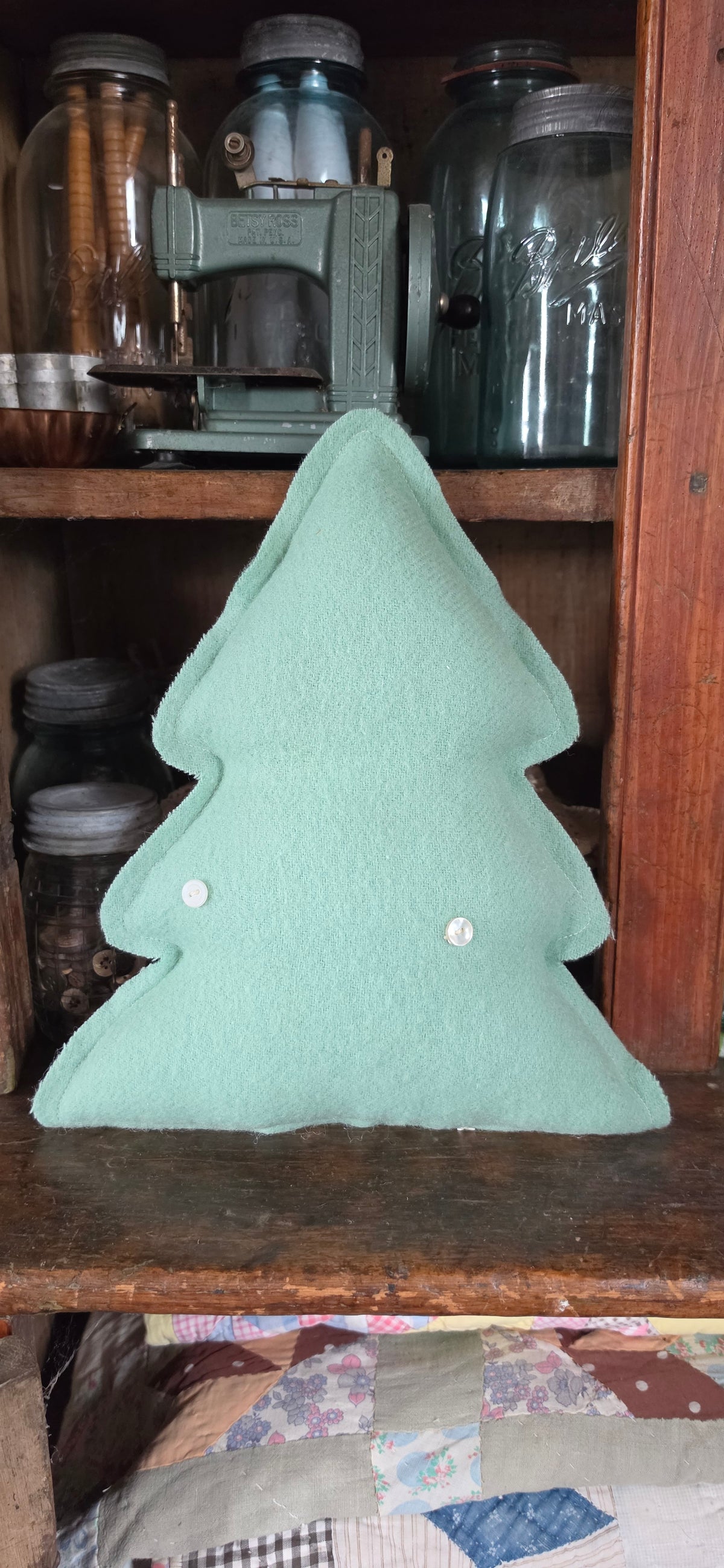 Vintage Quilt Christmas Tree