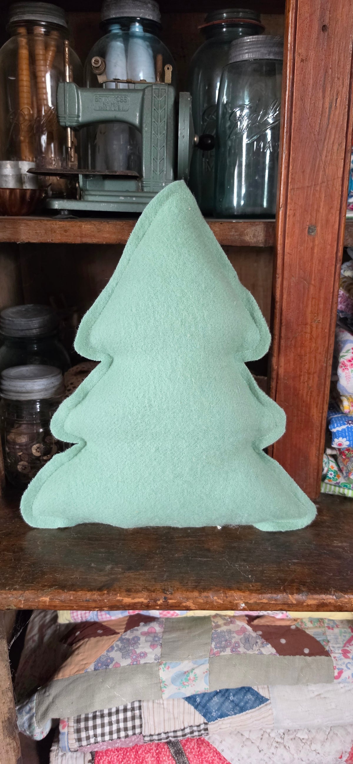 Vintage Quilt Christmas Tree