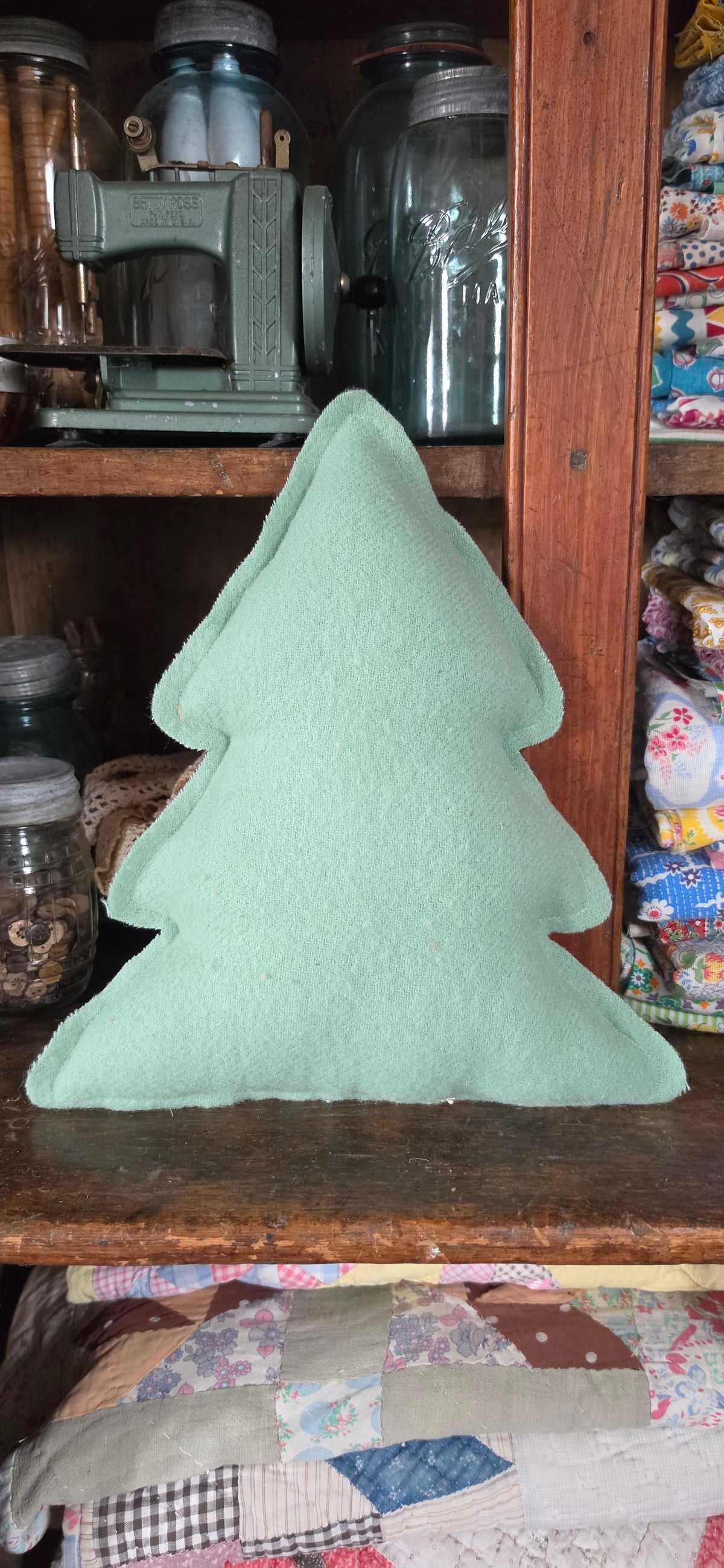 Vintage Quilt Christmas Tree