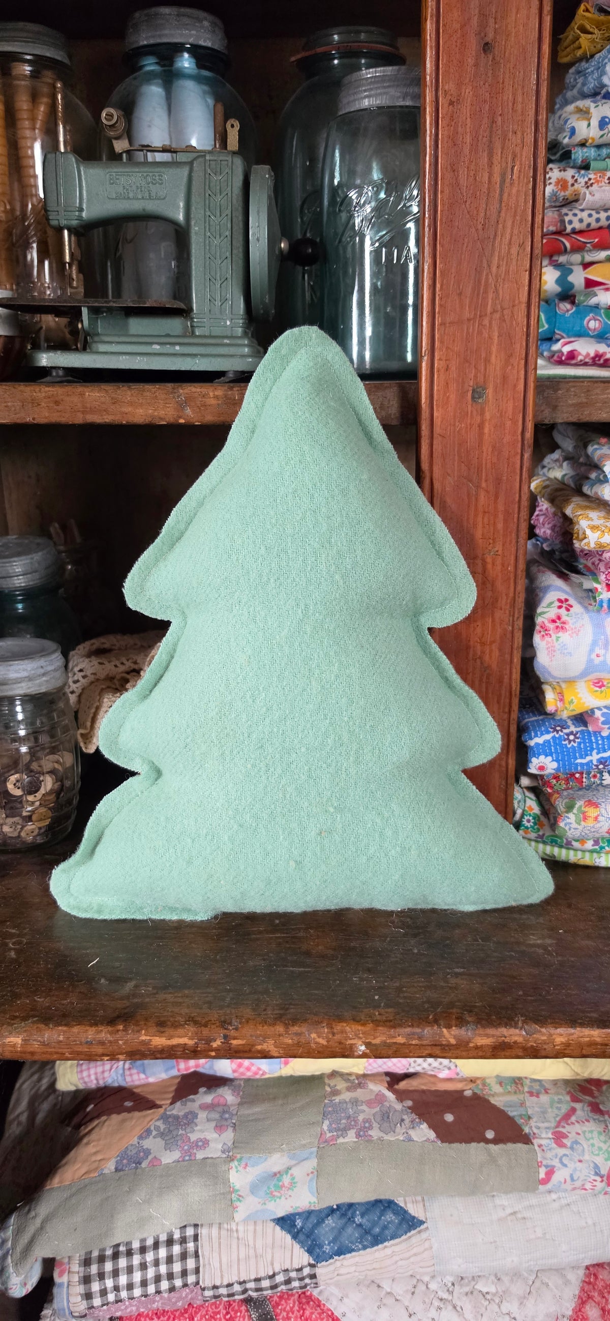 Vintage Quilt Christmas Tree