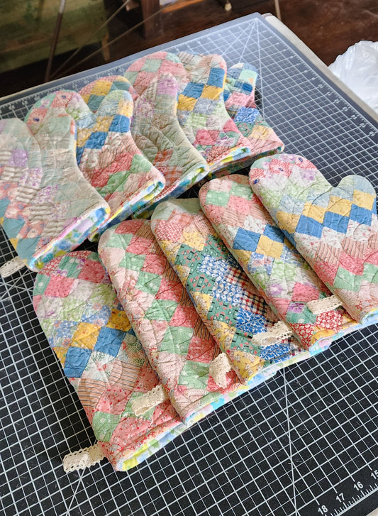Vintage Quilt Ovenmitt