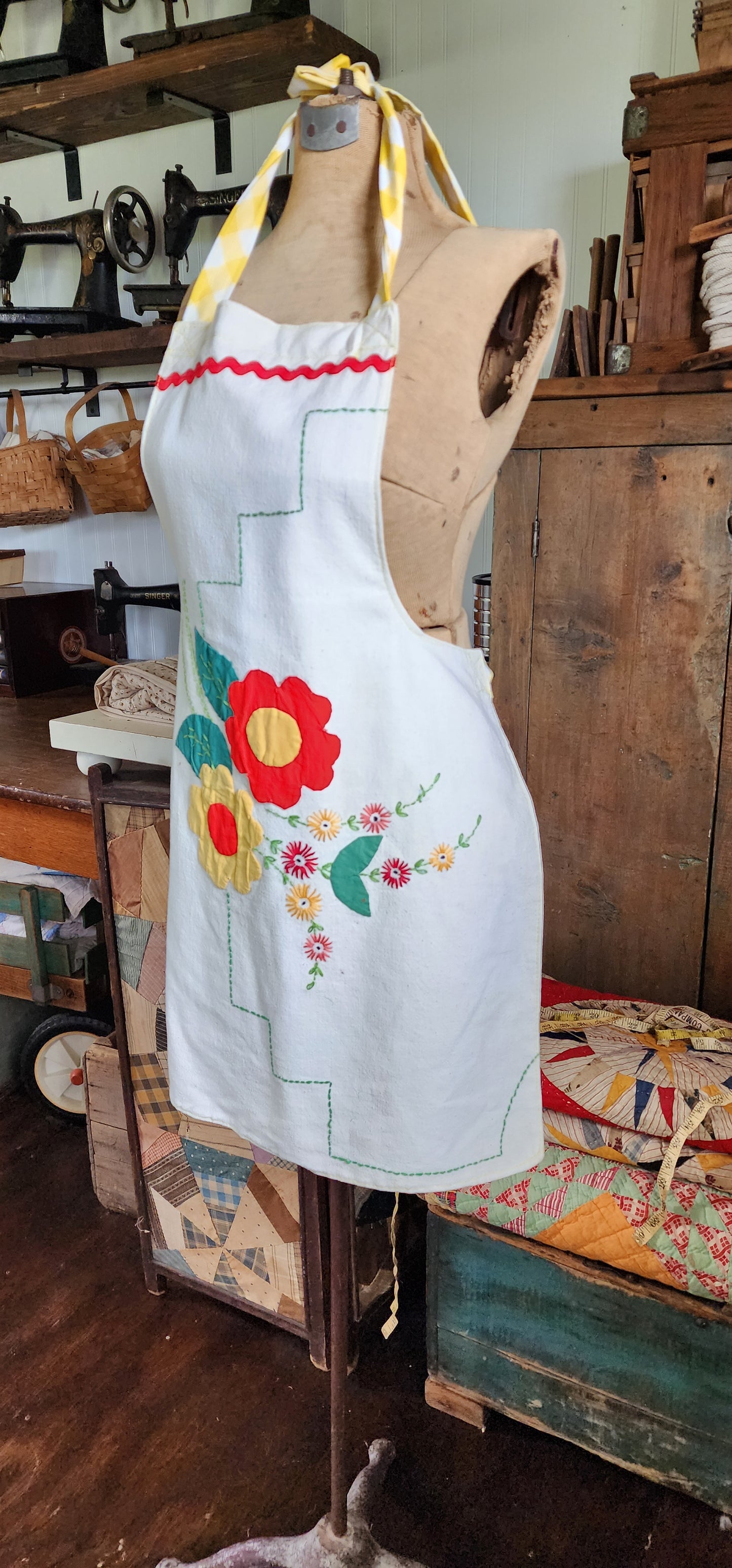 Grandma's Vintage Linen Small Adult/Older Child  Apron