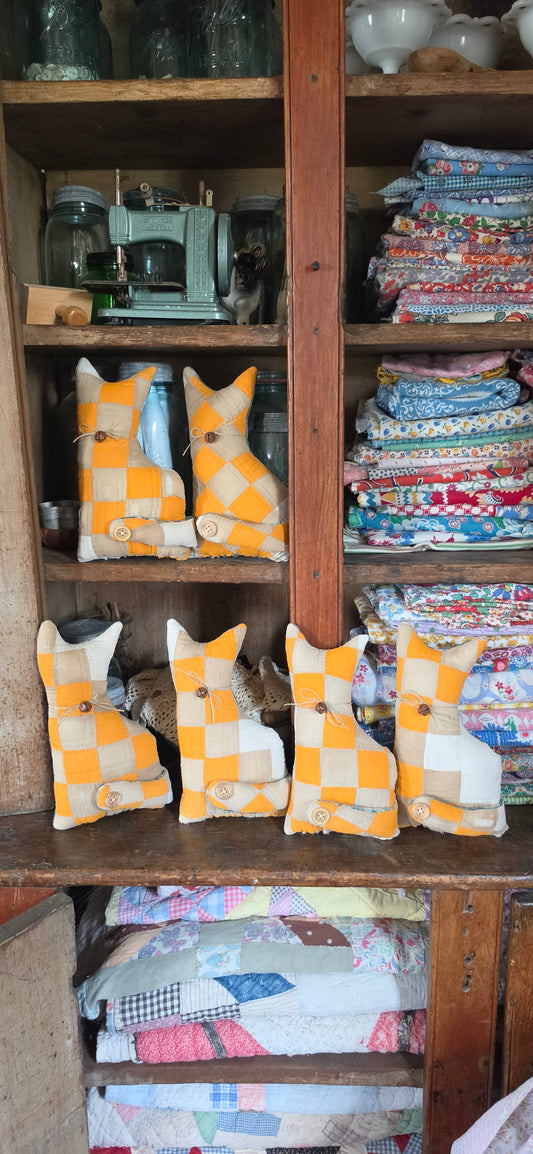 Vintage Quilt Country Cat