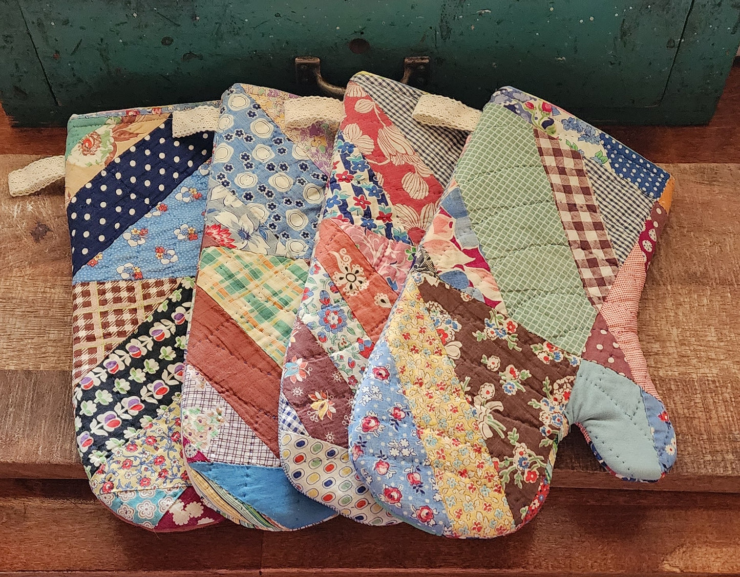 Vintage Quilt Ovenmitt