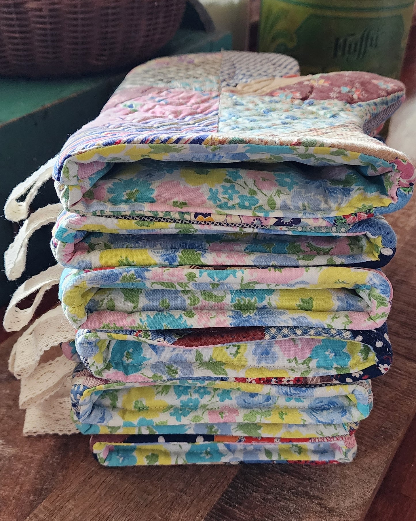 Vintage Quilt Ovenmitt