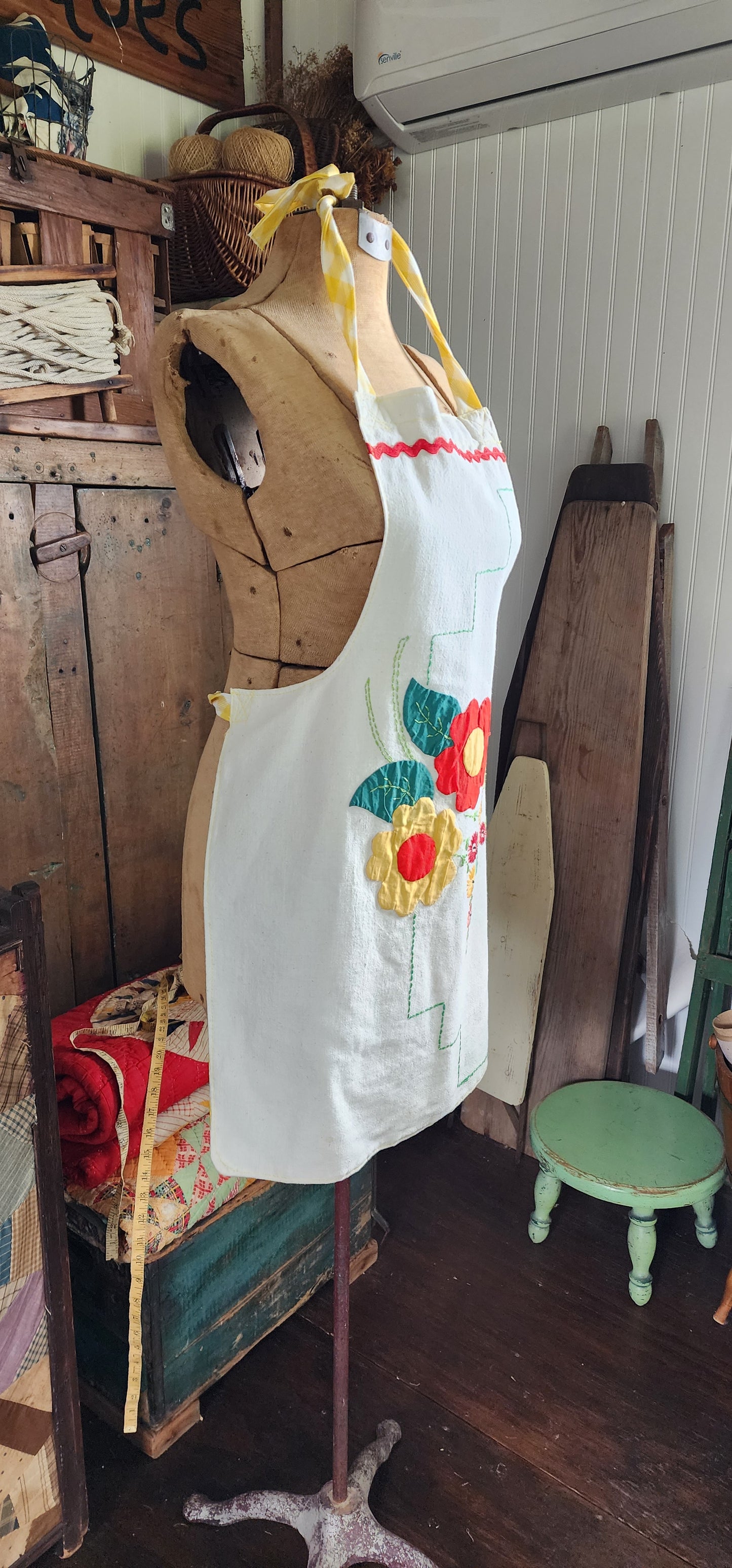 Grandma's Vintage Linen Small Adult/Older Child  Apron