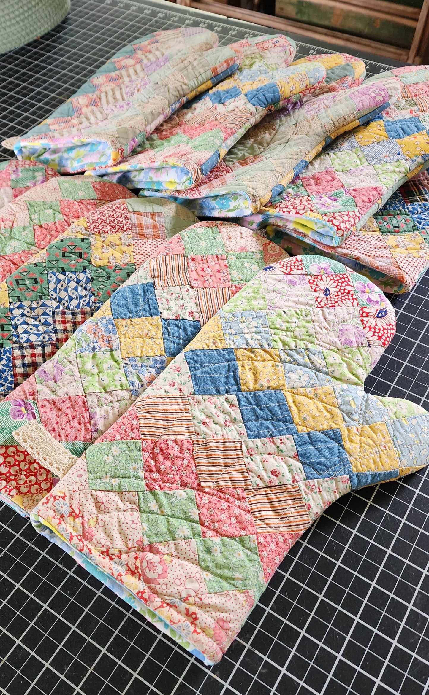 Vintage Quilt Ovenmitt