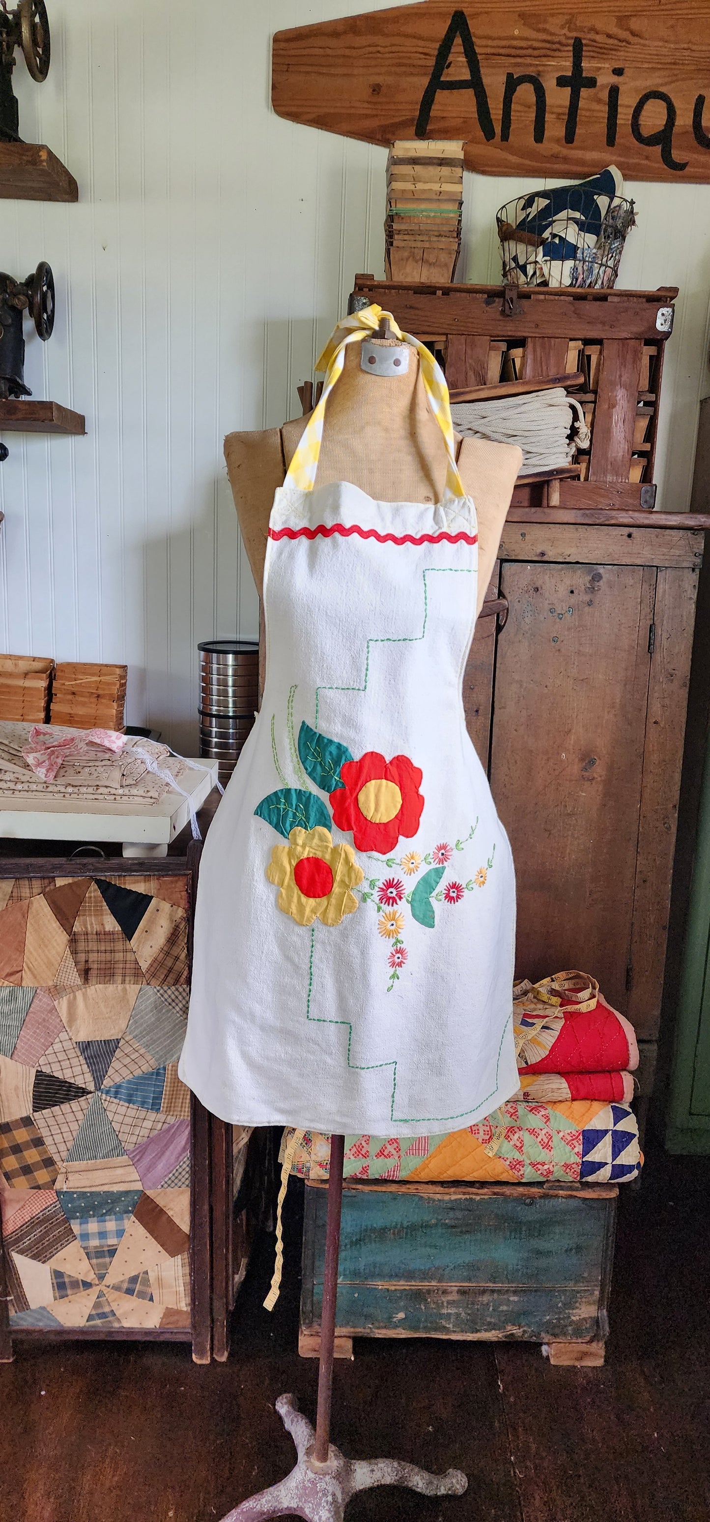 Grandma's Vintage Linen Small Adult/Older Child  Apron