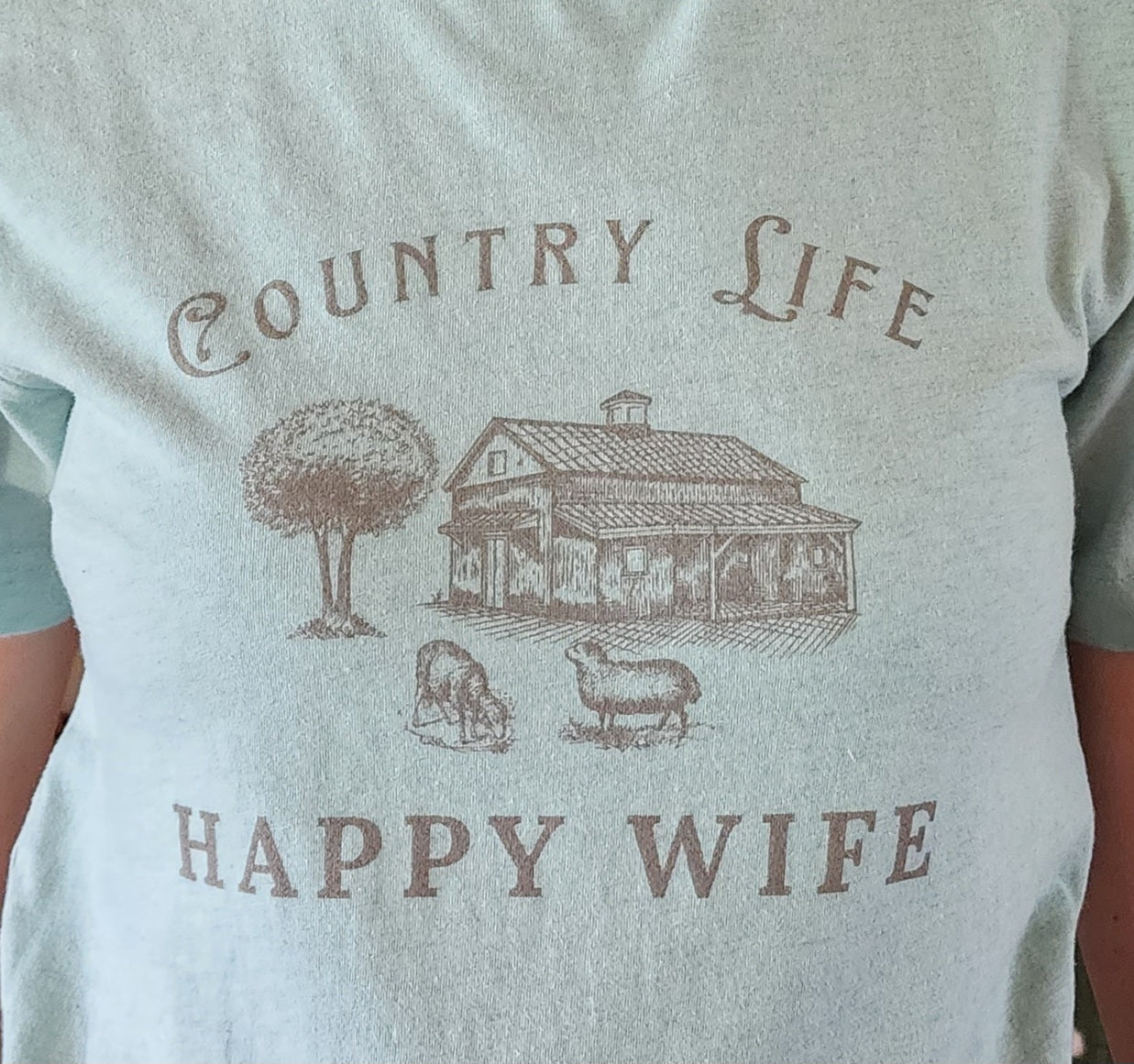 Country Life Happy Wife T-shirt - Size Medium