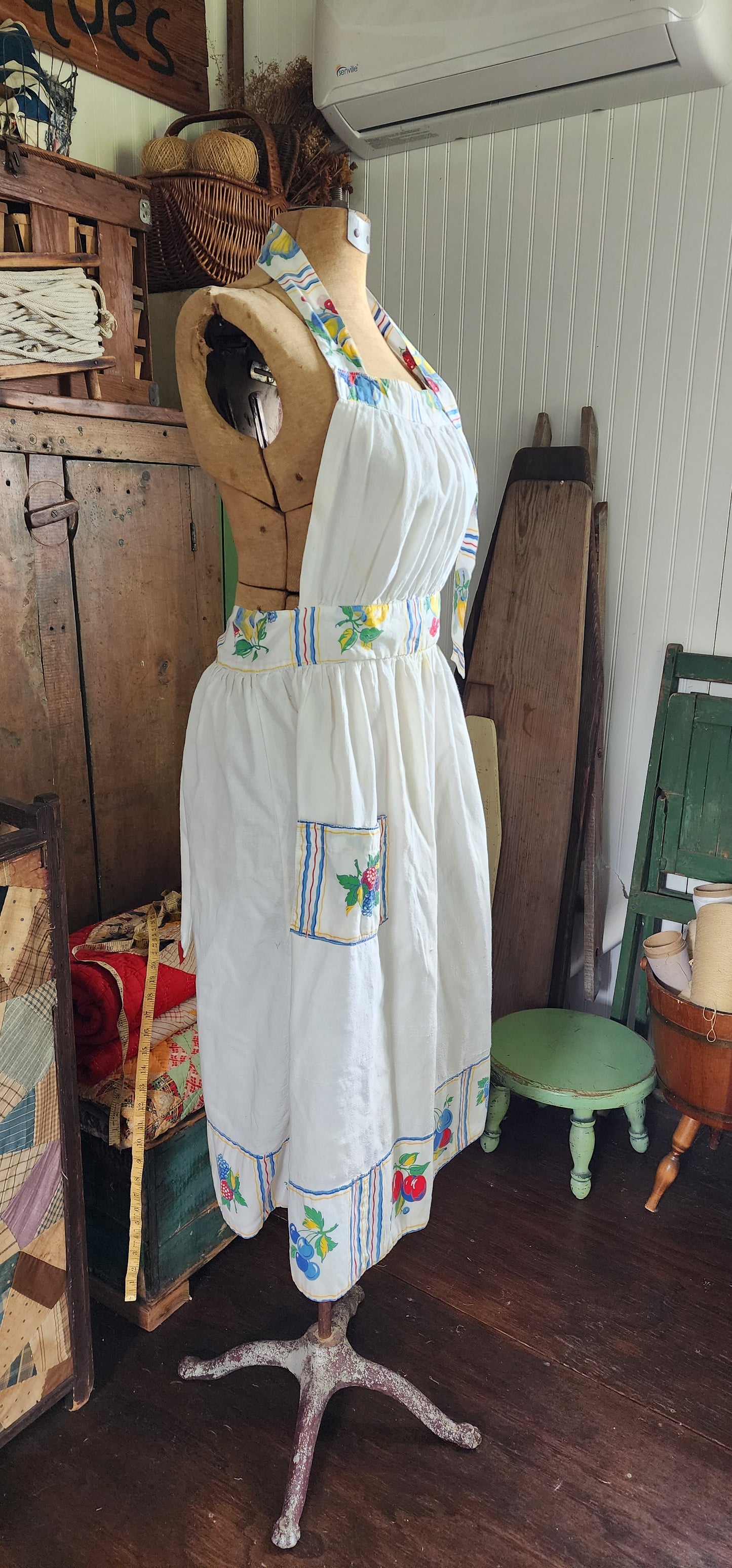 Grandma's Vintage Linen Adult Apron