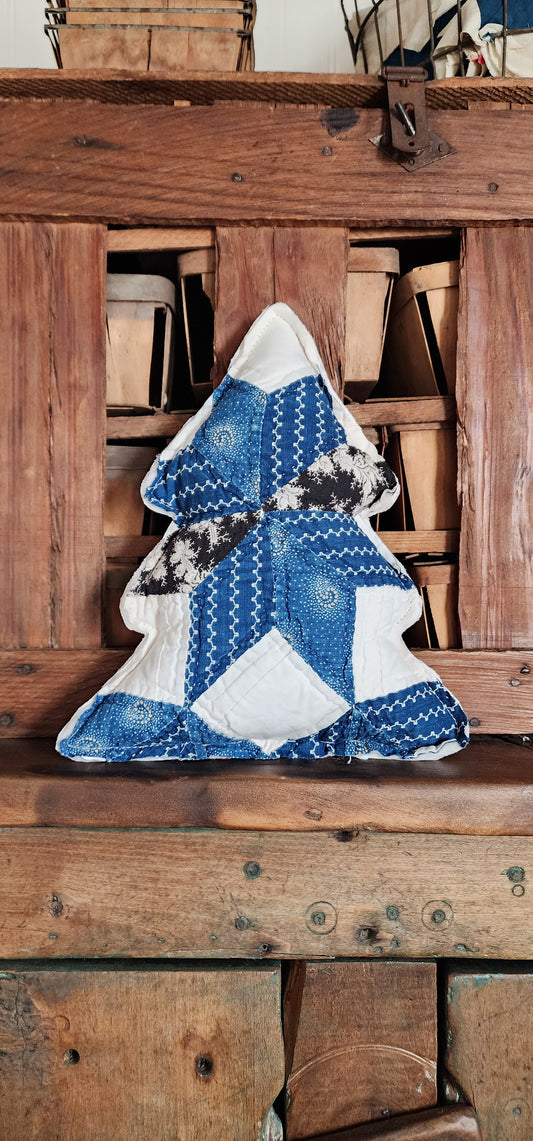Vintage Quilt Christmas Tree
