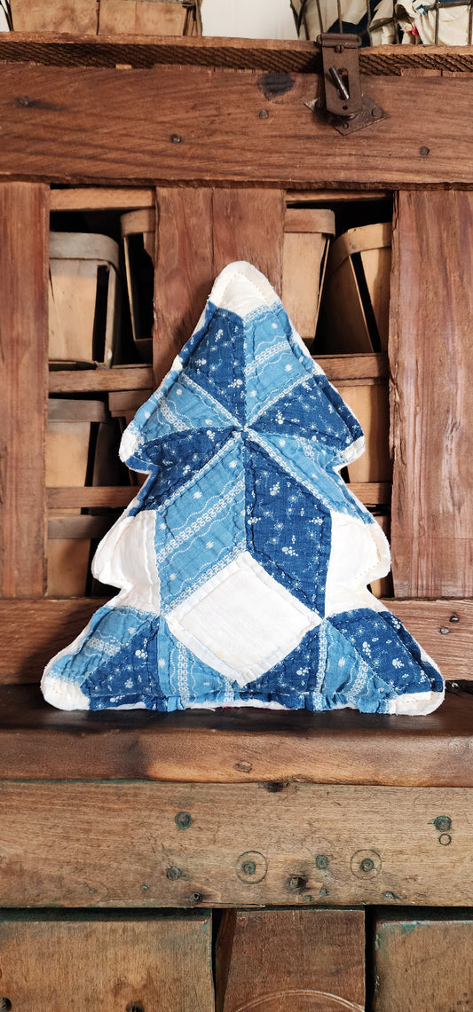 Vintage Quilt Christmas Tree